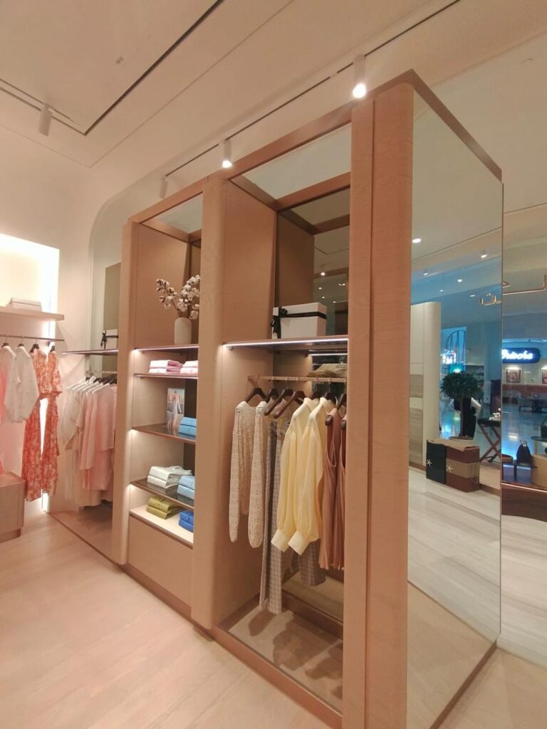 Masterpiece design studio Commercial Interior Design picture 1